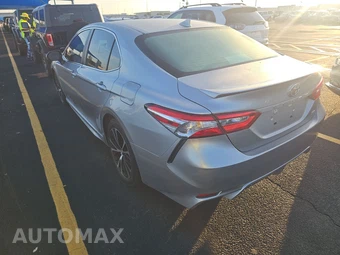 2020 Toyota Camry SE - miniatura 6