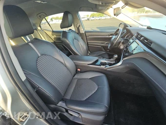2020 Toyota Camry SE - miniatura 8