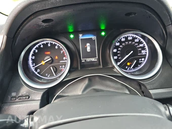 2020 Toyota Camry SE – miniatura 12