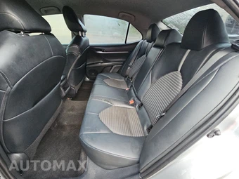 2020 Toyota Camry SE – miniatura 13