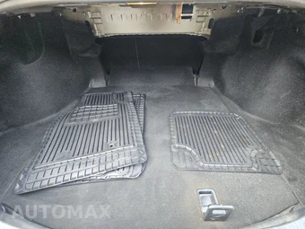 2020 Toyota Camry SE – miniatura 16