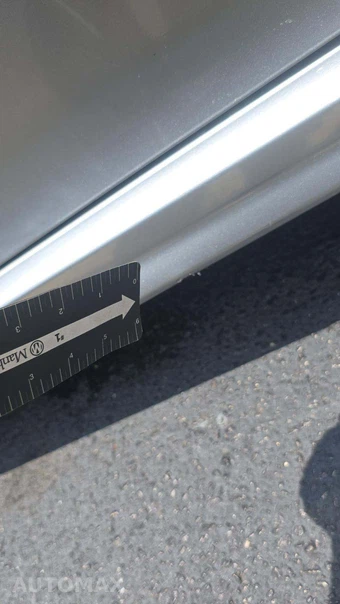 2020 Toyota Camry SE – miniatura 25