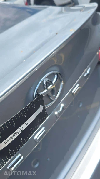 2020 Toyota Camry SE – miniatura 31