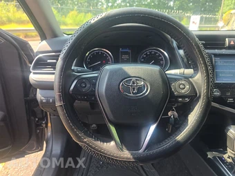 2020 Toyota Camry SE - miniatura 10