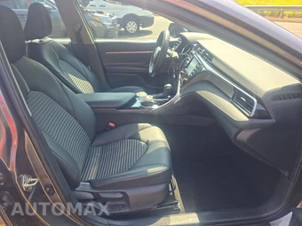 2020 Toyota Camry SE - miniatura 8