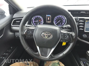 2020 Toyota Camry SE - miniatura 10