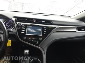 2020 Toyota Camry SE - miniatura 11