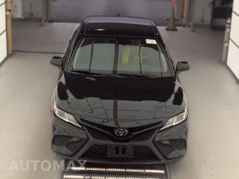 2020 Toyota Camry SE - miniatura 2