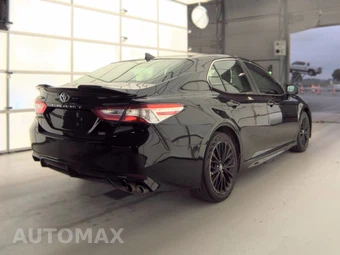 2020 Toyota Camry SE - miniatura 4