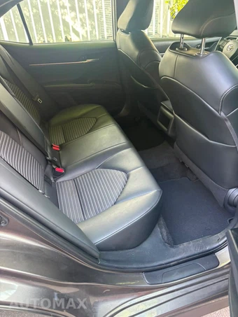 2020 Toyota Camry SE - miniatura 7