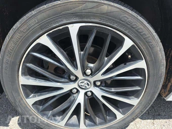 2020 Toyota Camry SE - miniatura 24