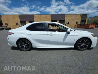 2020 Toyota Camry SE - miniatura 4