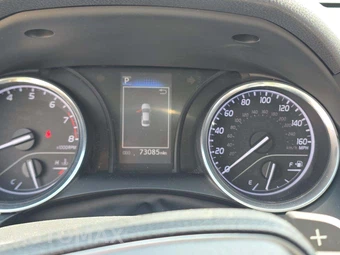 2020 Toyota Camry SE - miniatura 9