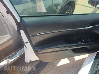 2020 Toyota Camry SE - miniatura 15