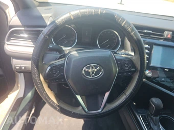 2020 Toyota Camry SE - miniatura 16