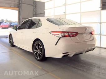2020 Toyota Camry SE - miniatura 8