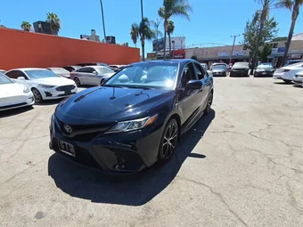 2020 Toyota Camry SE