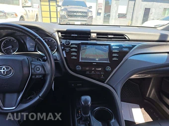 2020 Toyota Camry SE - miniatura 7
