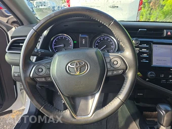 2020 Toyota Camry SE - miniatura 10