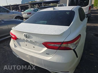 2020 Toyota Camry SE - miniatura 5