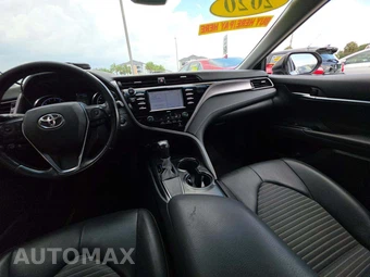 2020 Toyota Camry SE – miniatura 10