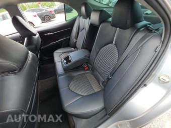 2020 Toyota Camry SE – miniatura 13