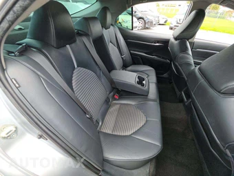 2020 Toyota Camry SE – miniatura 16