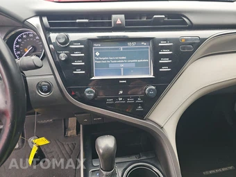 2020 Toyota Camry SE – miniatura 11