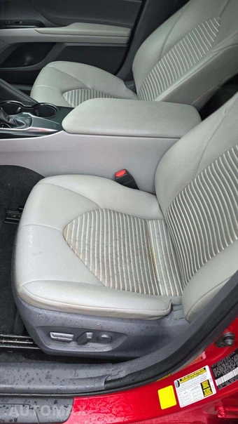 2020 Toyota Camry SE – miniatura 24