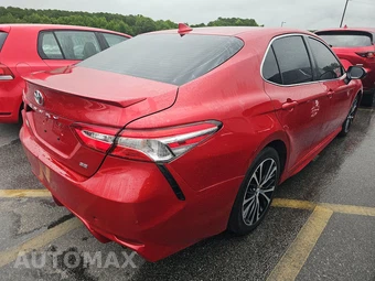 2020 Toyota Camry SE – miniatura 4