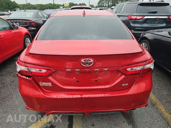 2020 Toyota Camry SE – miniatura 5