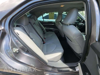 2020 Toyota Camry SE - miniatura 16