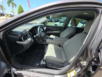 2020 Toyota Camry SE - miniatura 6