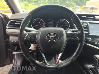 2020 Toyota Camry SE – miniatura 10