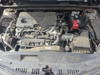 2020 Toyota Camry SE – miniatura 15