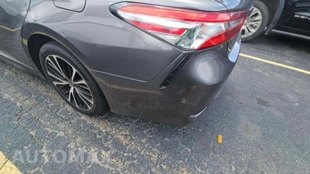 2020 Toyota Camry SE – miniatura 30