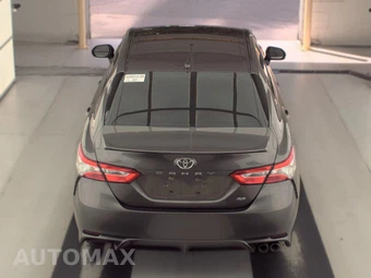 2020 Toyota Camry SE – miniatura 5