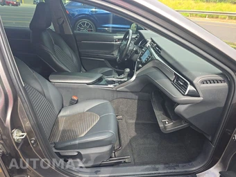 2020 Toyota Camry SE – miniatura 8