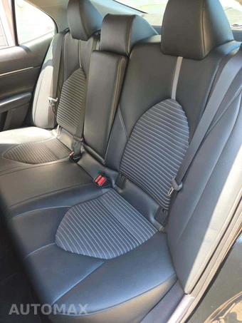 2020 Toyota Camry SE - miniatura 13