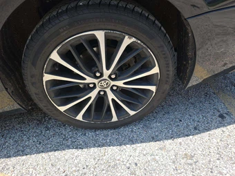 2020 Toyota Camry SE - miniatura 32
