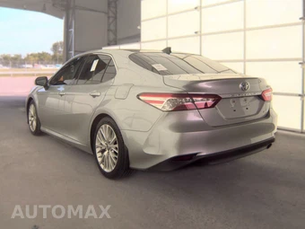 2020 Toyota Camry XLE - miniatura 6