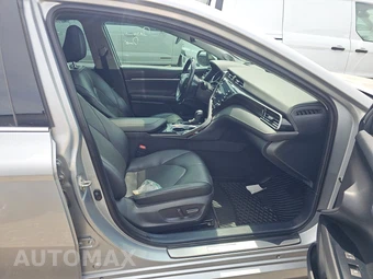 2020 Toyota Camry XLE - miniatura 8