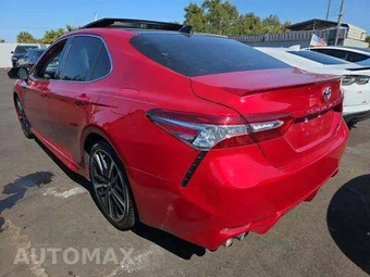 2020 Toyota Camry XSE - miniatura 2