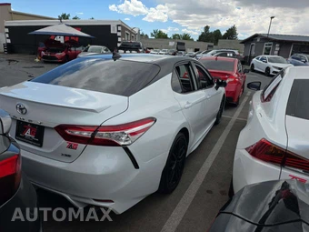 2020 Toyota Camry XSE - miniatura 3