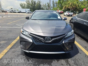 2020 Toyota Camry XSE - miniatura 2