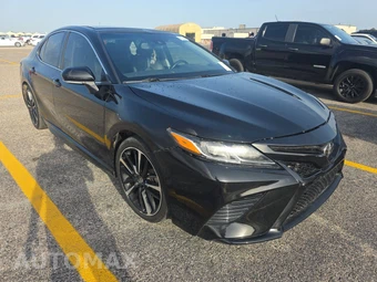 2020 Toyota Camry XSE - miniatura 3