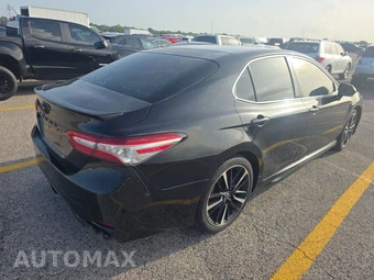 2020 Toyota Camry XSE - miniatura 4