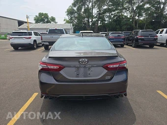2020 Toyota Camry XSE - miniatura 3