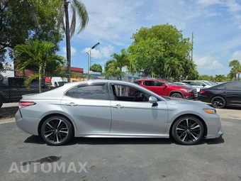 2020 Toyota Camry XSE - miniatura 4