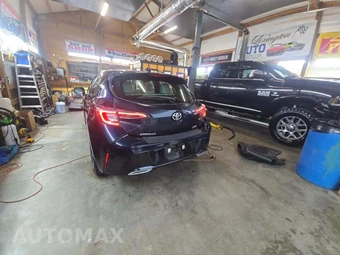 2020 Toyota Corolla Hatchback XSE - miniatura 2